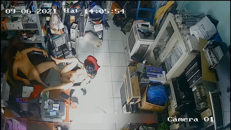 Cô vợ anh xã quan hệ nhau trong của dương vật máy tính