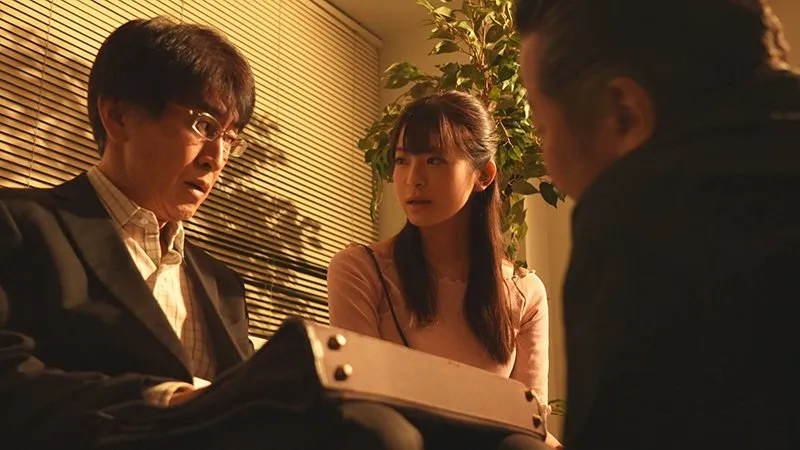 Gã chồng vay nợ dân xã hội đen, người vợ phải bán thân để trả nợ