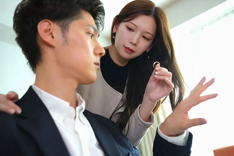 Cô vợ đi đi chơi, chồng yêu ở nhà bị nhỏ em người vợ gạ phang không trượt phát nào